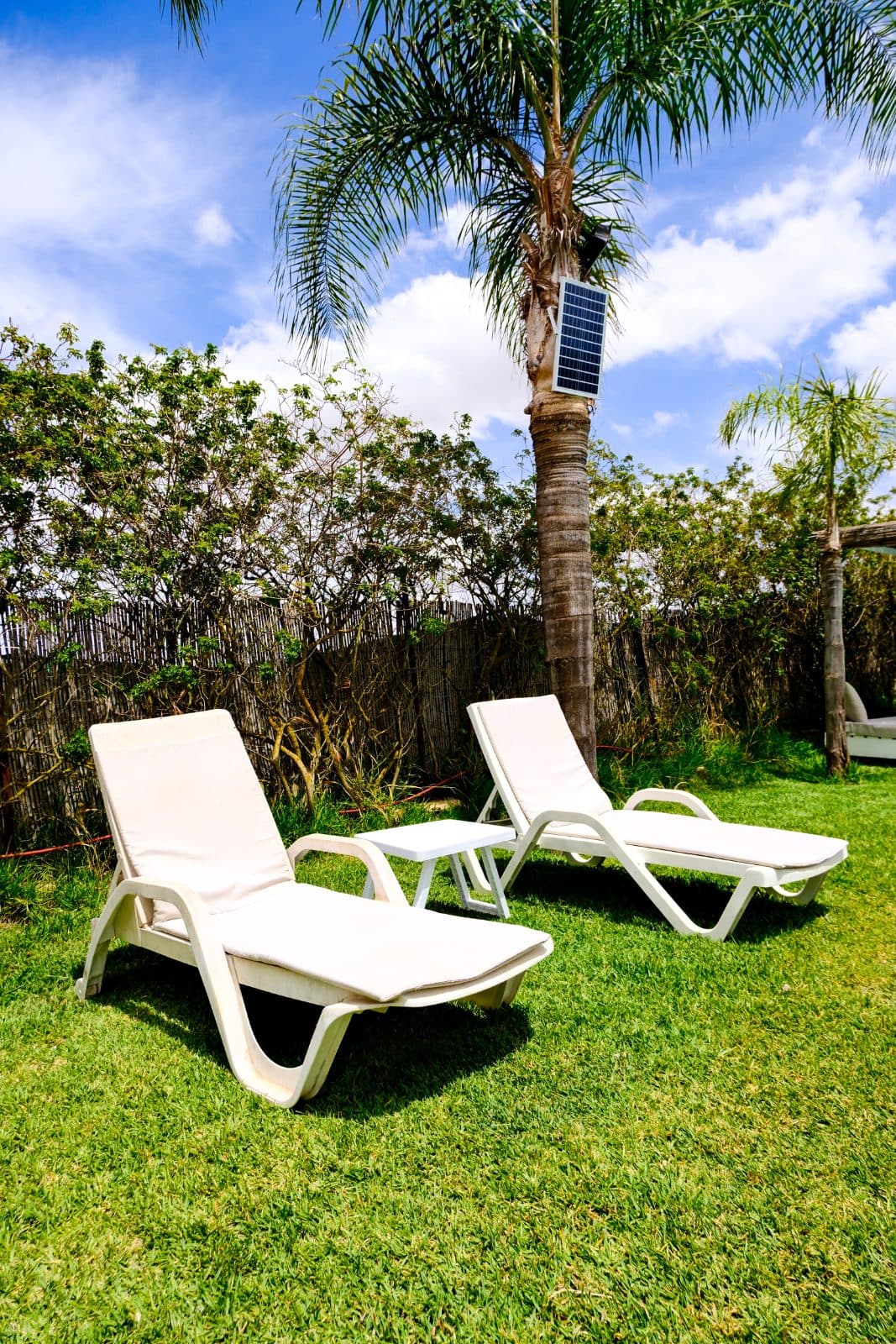 Piscine et terrasses à Farm Eden, ferme avec piscine privée près de Rabat
